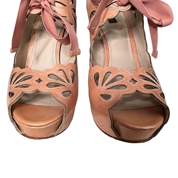 Joan & David | Light Pink Patent Cicilee Scalloped Ribbon Tie Mary Jane Pump 7.5 - Picture 6 of 14